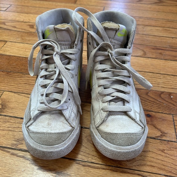 Nike Blazer Mid '77, size 6.5 W/ 5 M (37.5) - Picture 2 of 12